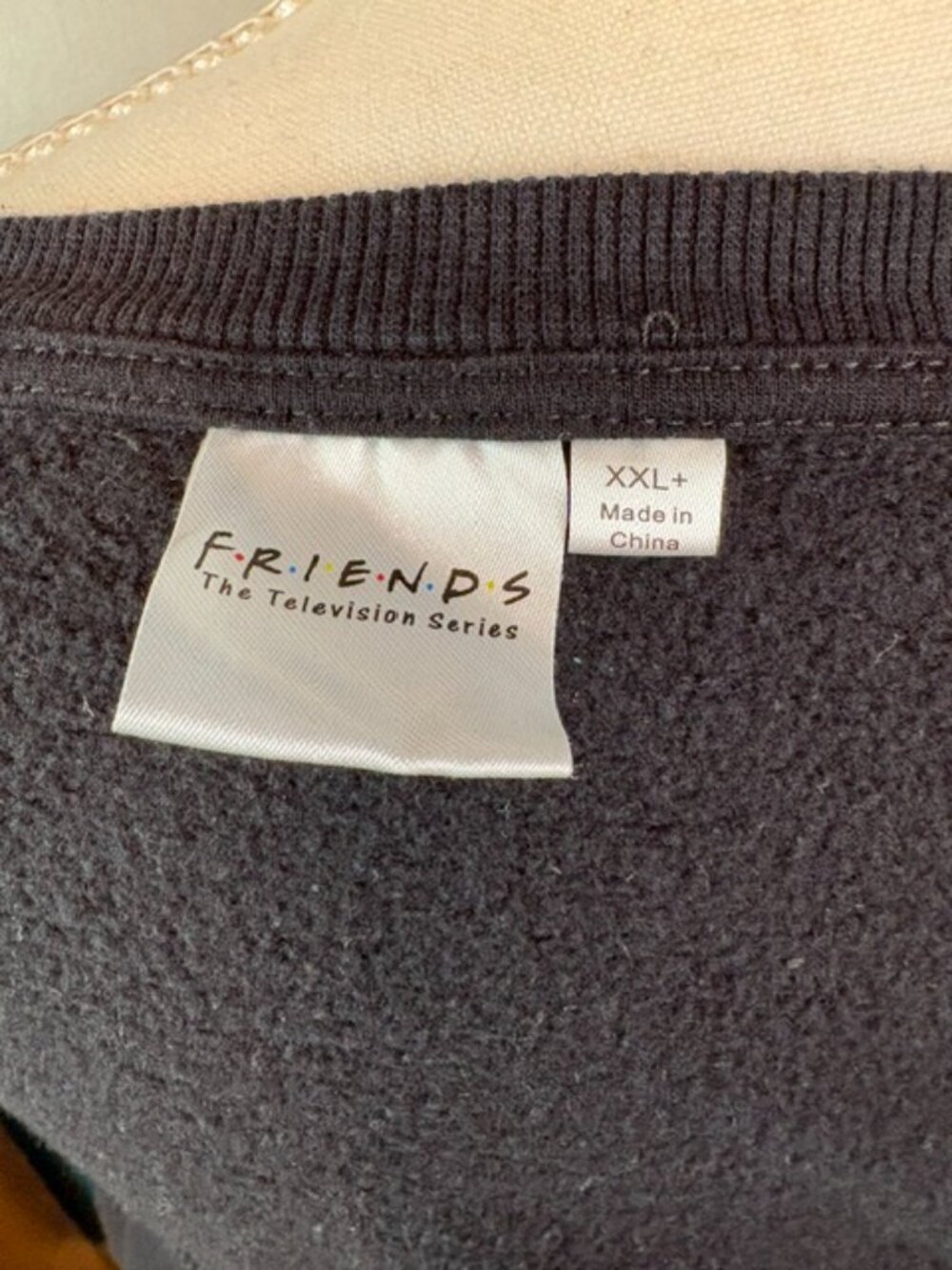 FRIENDS central park Black Crop sweatshirt - Picture 8 of 8